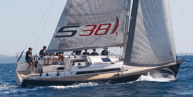 Salona 38 in action ©  SW